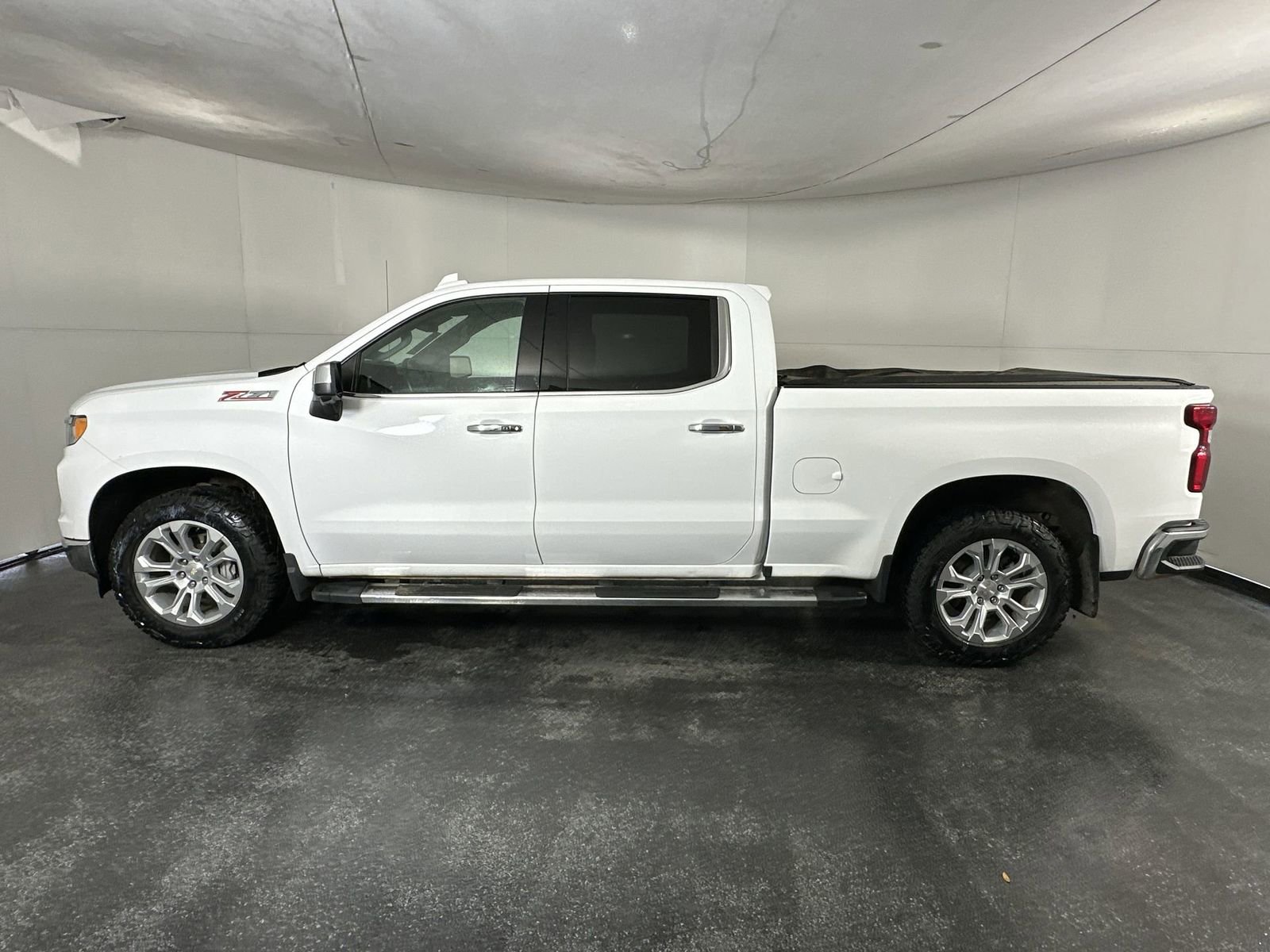 Used 2024 Chevrolet Silverado 1500 LTZ image 8