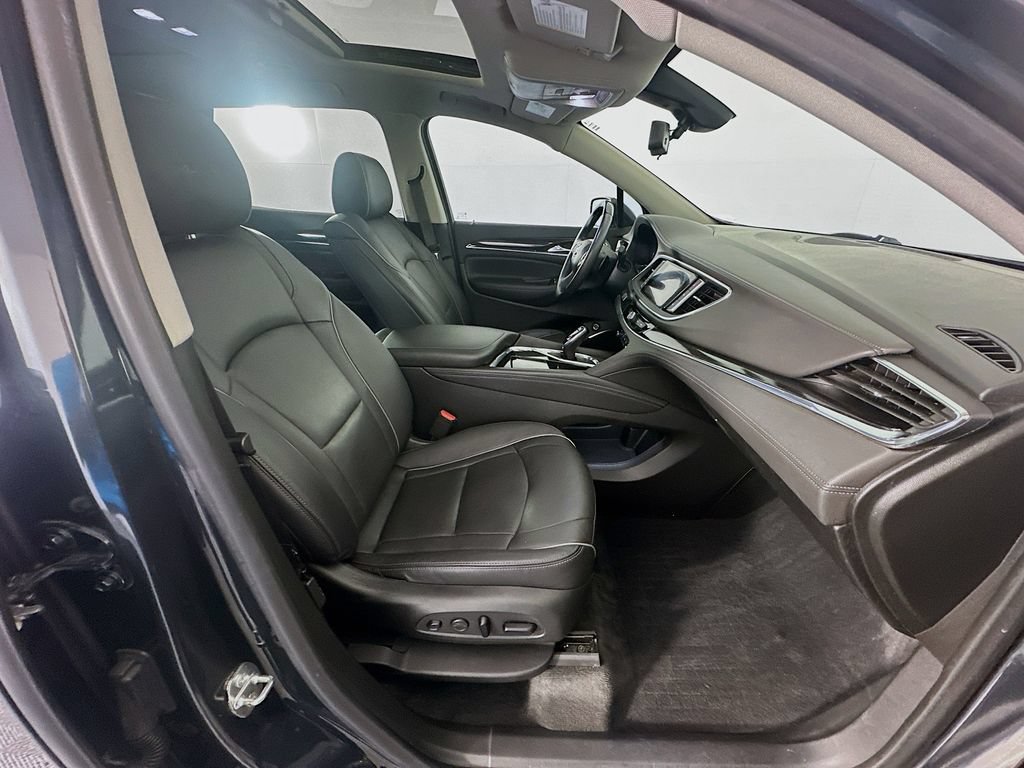 Used 2020 Buick Enclave Avenir w/ Avenir Technology Package FWD image 28