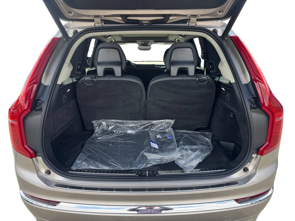Certified 2023 Volvo XC90 B6 Plus w/ Protection Package AWD/4WD image 6