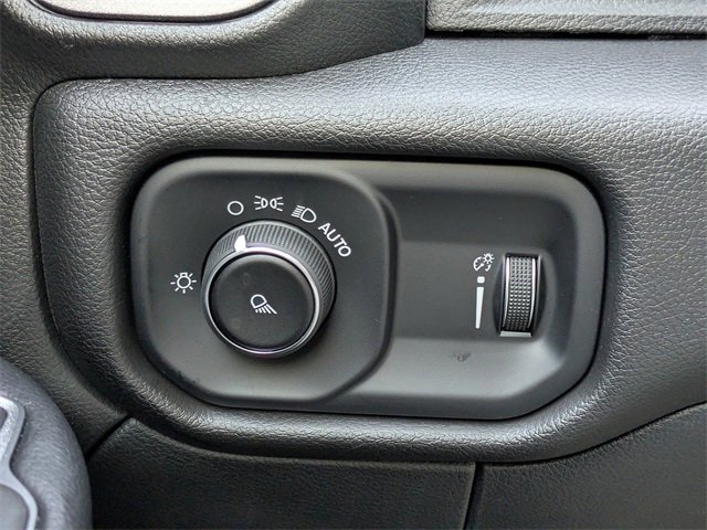 Used 2024 RAM 2500 Tradesman w/ Chrome Appearance Group image 26