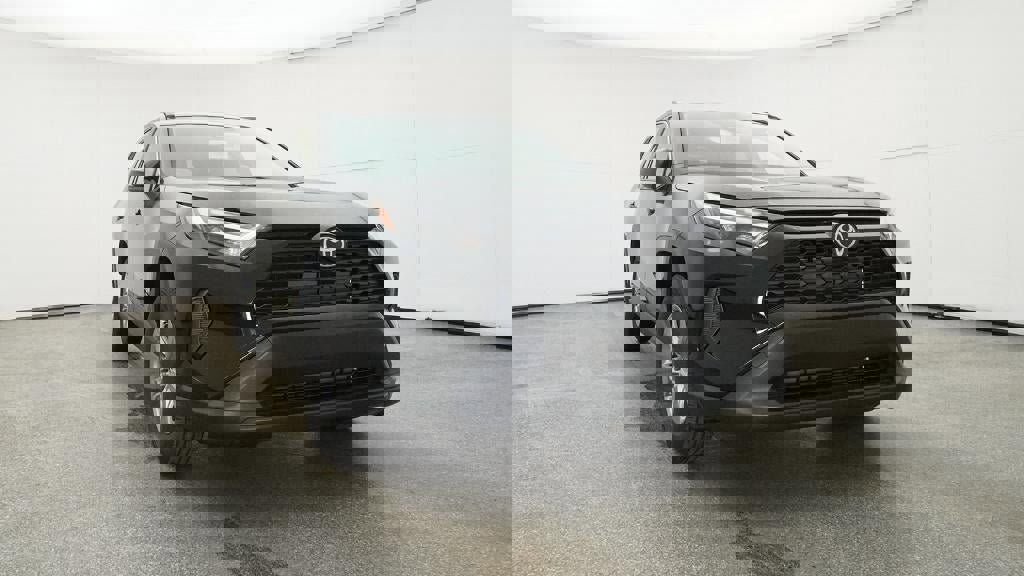 New 2025 Toyota RAV4 XLE image 30