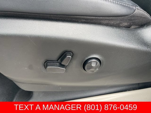 Used 2024 Chrysler Pacifica Limited FWD image 16