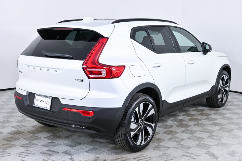 New 2026 Volvo XC40 B5 Ultra w/ Protection Package Premier image 28