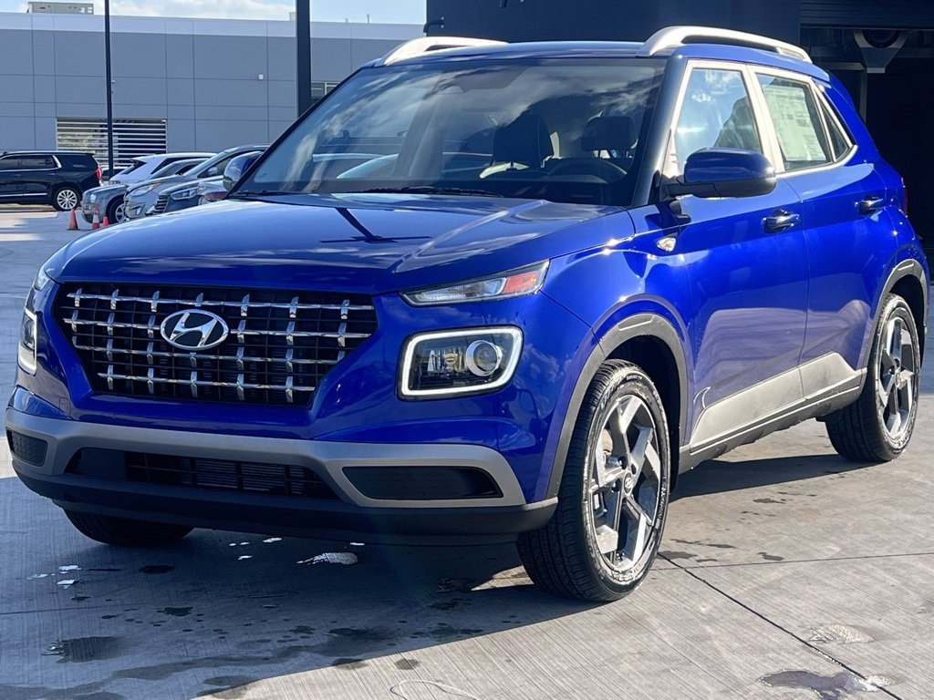 New 2025 Hyundai Venue Limited image 1