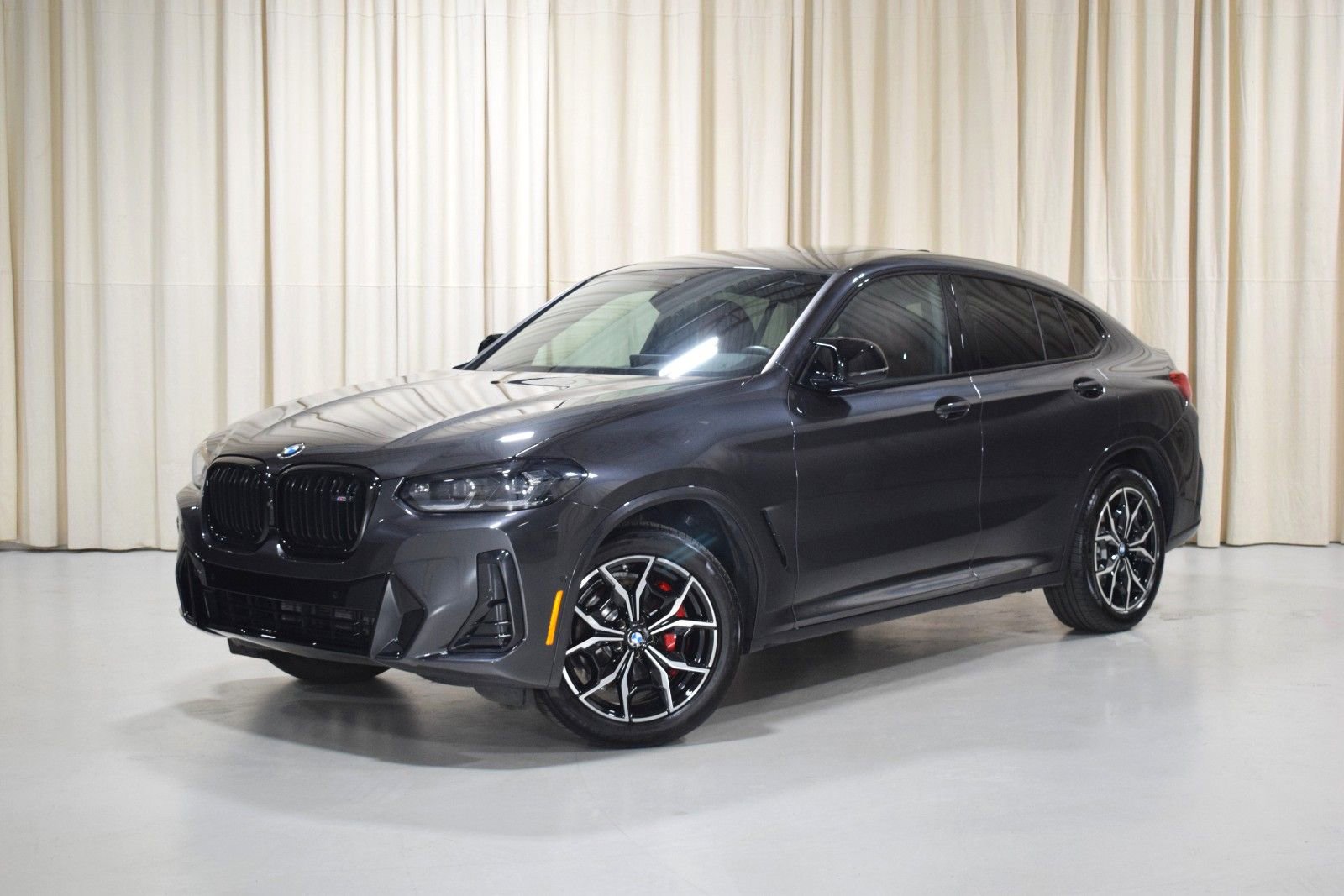 Used 2023 BMW X4 M40i w/ Parking Assistance Package AWD/4WD image 1