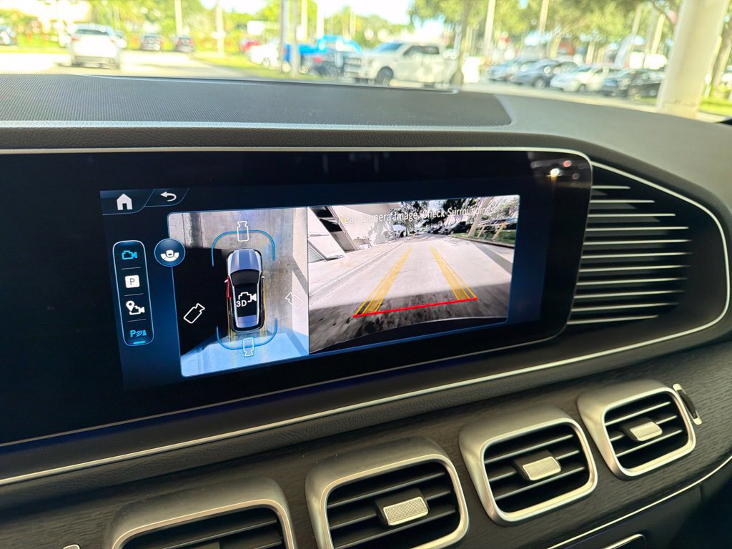 Used 2025 Mercedes-Benz GLE 350 4MATIC w/ AMG Line Exterior image 9