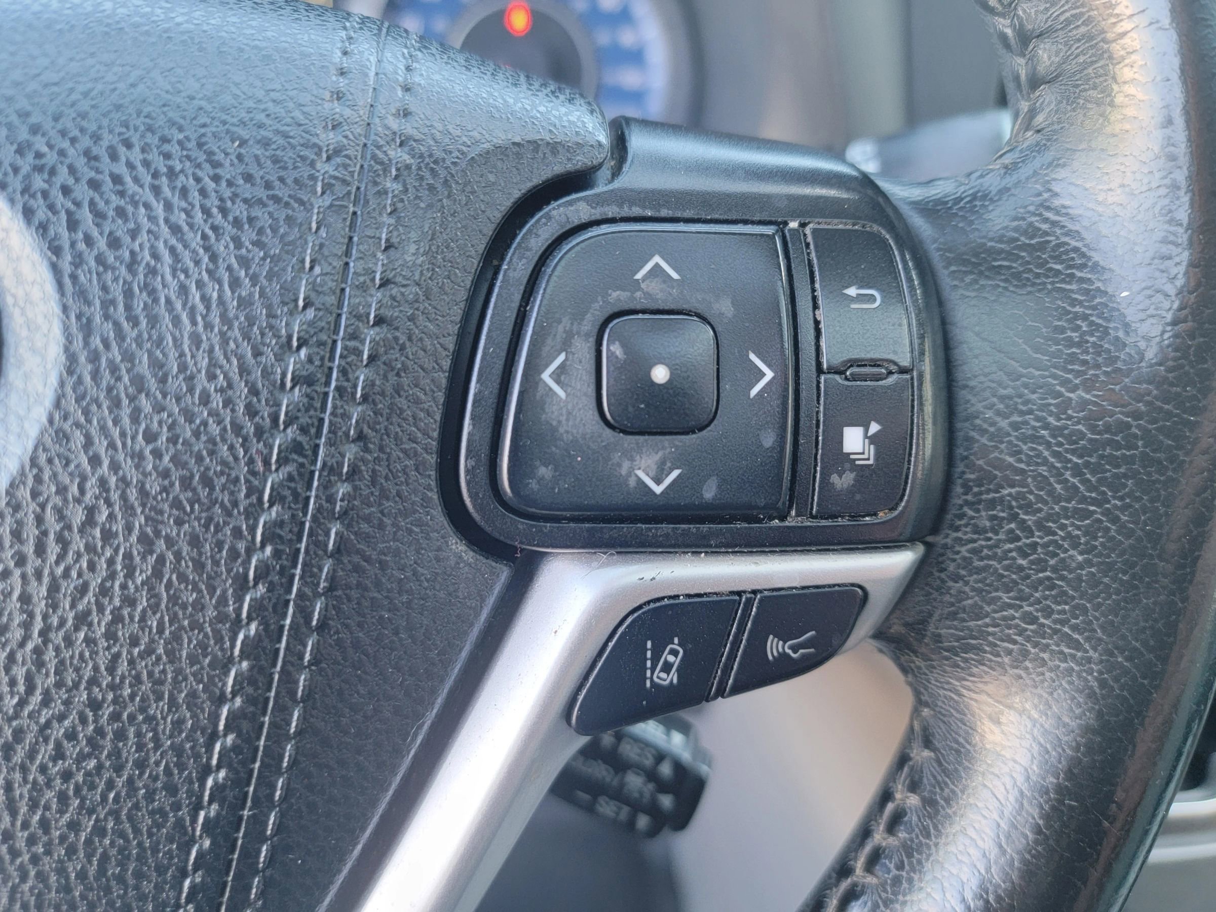 Used 2020 Toyota Sienna XLE w/ XLE Navigation Package AWD/4WD image 22