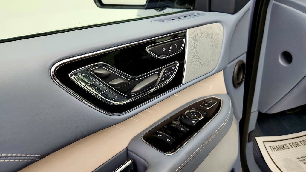 Used 2024 Lincoln Navigator Black Label AWD/4WD image 11