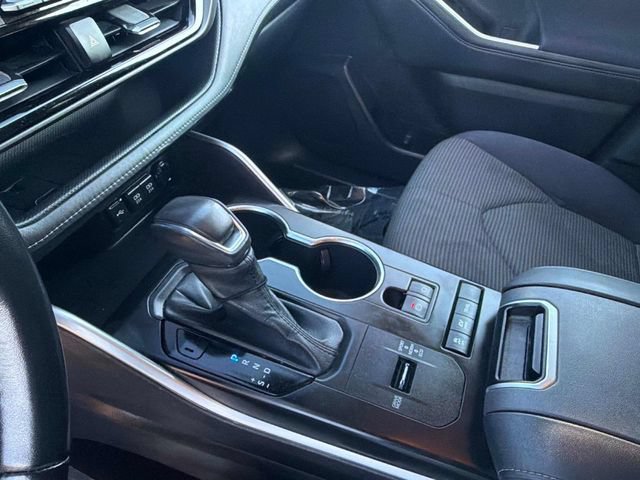 Used 2020 Toyota Highlander LE AWD/4WD image 28