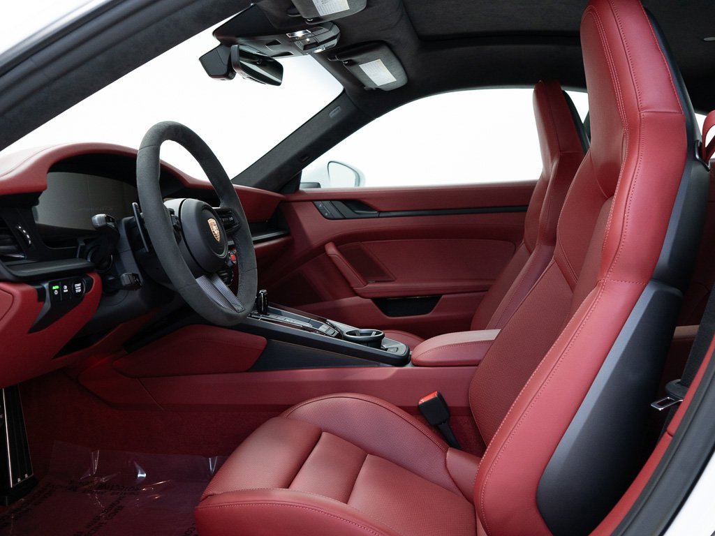 Used 2025 Porsche 911 Carrera 4 GTS image 15