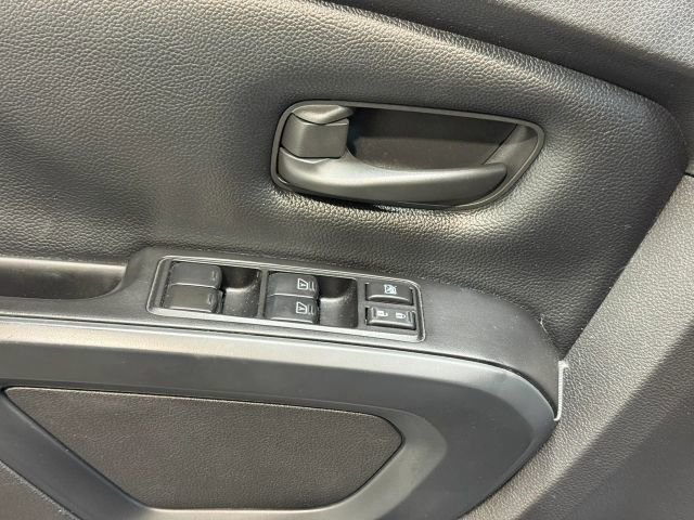 Used 2019 Nissan Titan S RWD image 11