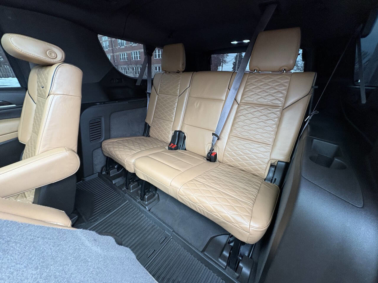 Used 2021 Cadillac Escalade ESV Premium Luxury image 34