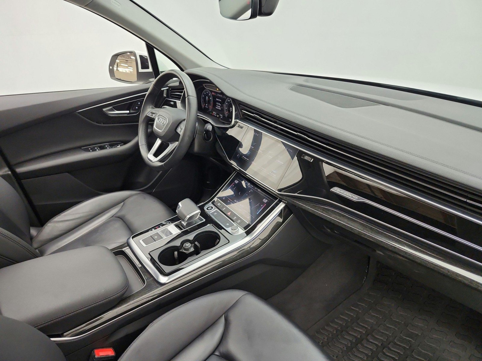 Used 2023 Audi Q7 2.0T Premium w/ Convenience Package AWD/4WD image 21