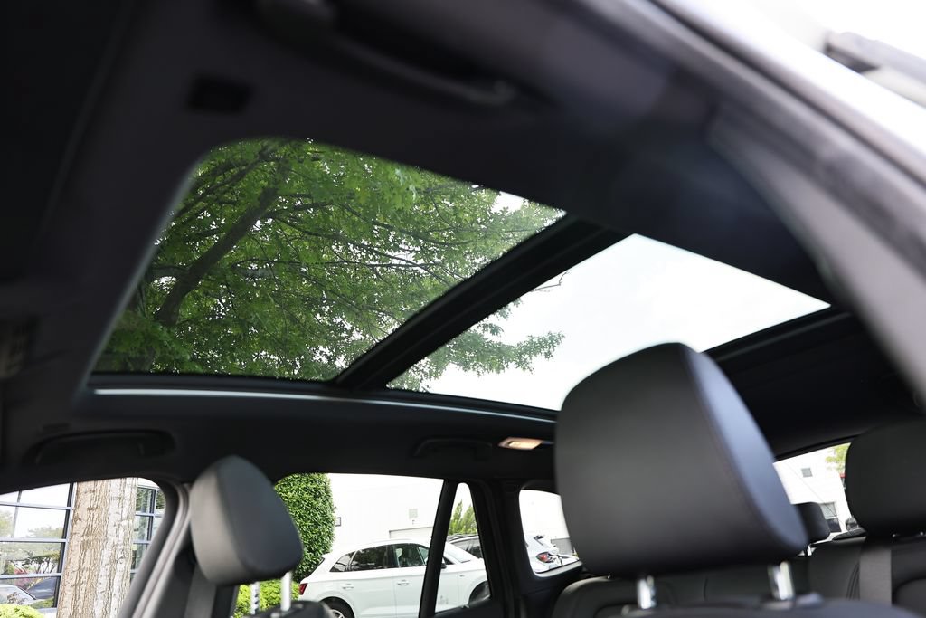Used 2021 BMW X1 xDrive28i w/ M Sport Package AWD/4WD image 18