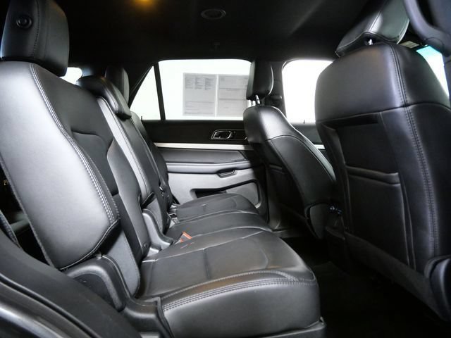 Certified 2018 Ford Explorer XLT w/ Equipment Group 202A AWD/4WD image 9