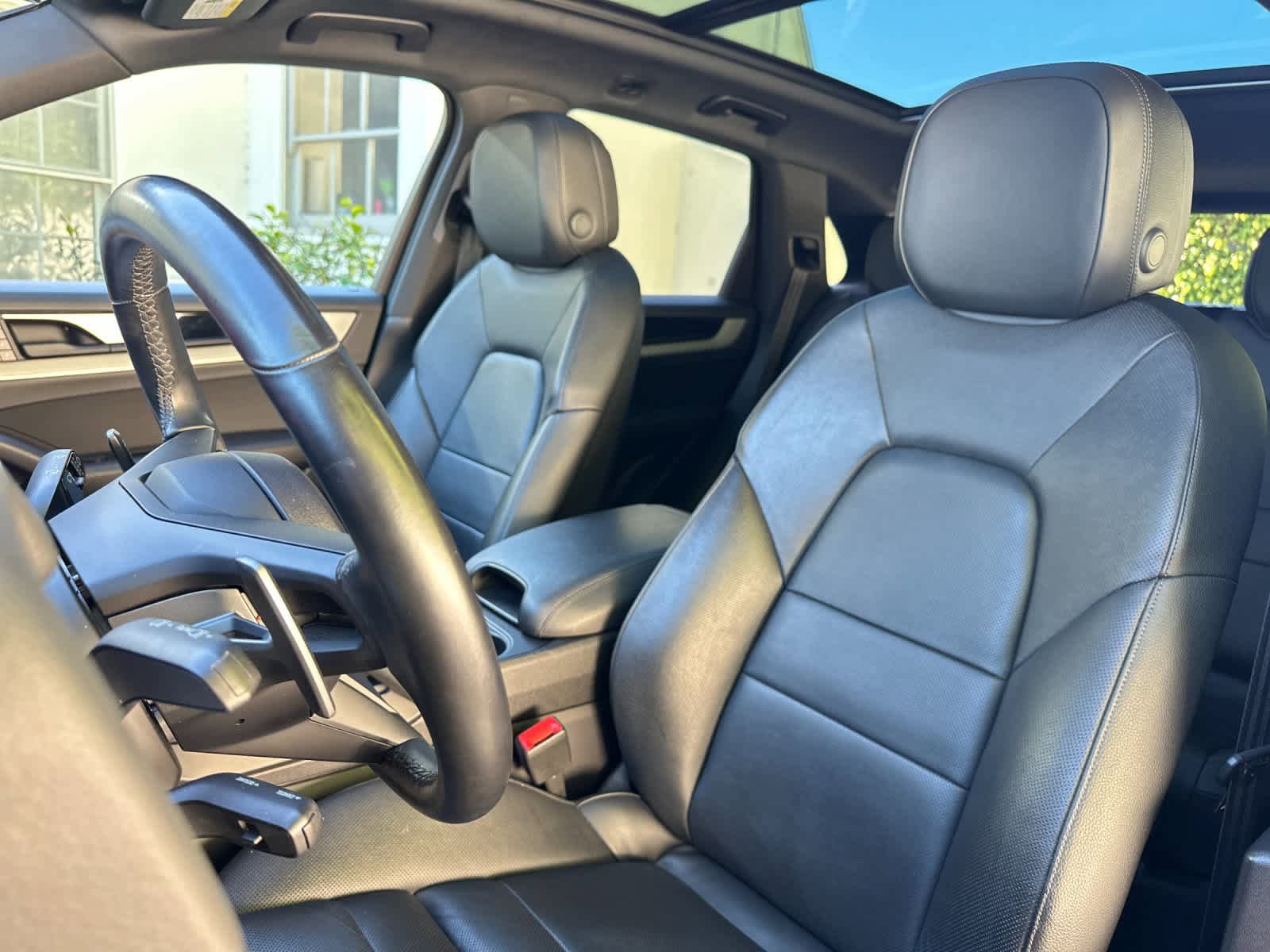Certified 2024 Porsche Cayenne image 5