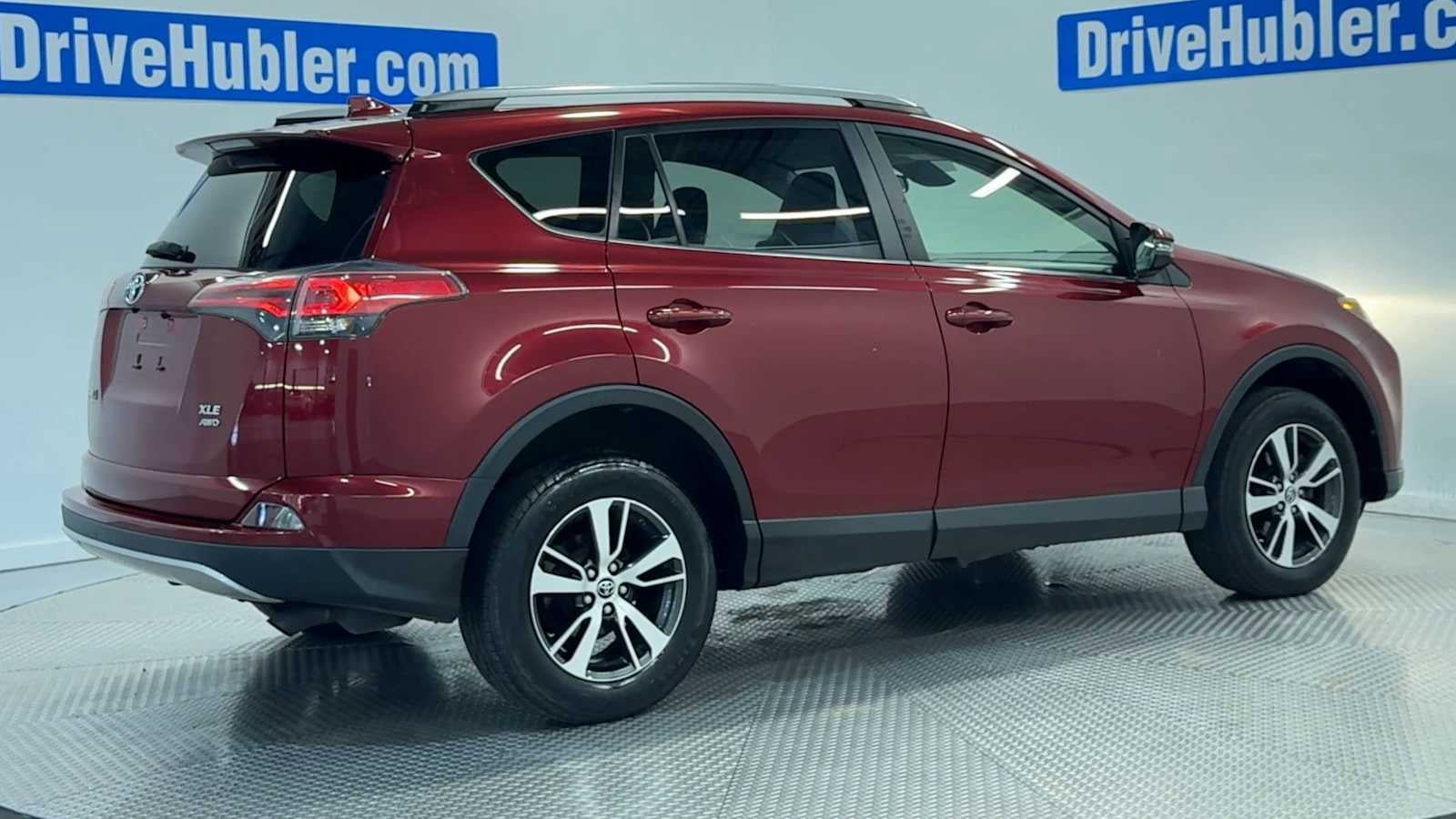 Used 2018 Toyota RAV4 XLE AWD/4WD image 8