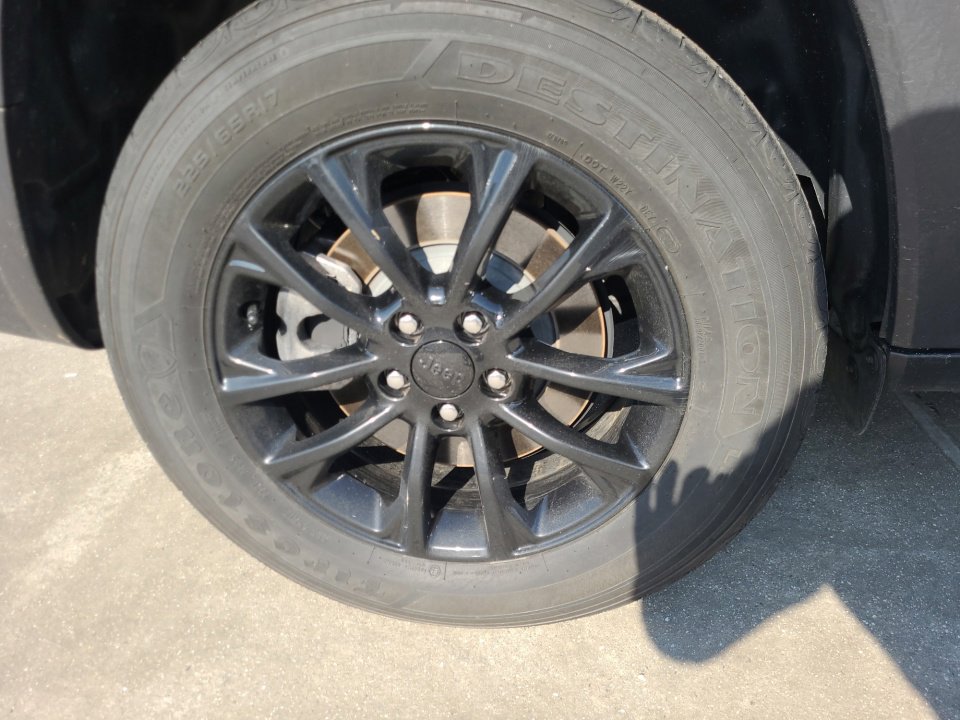 Used 2023 Jeep Cherokee Altitude Lux image 25