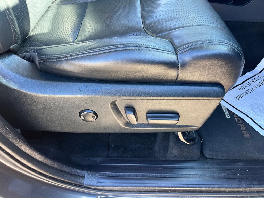 Used 2017 Toyota Tundra Platinum image 32