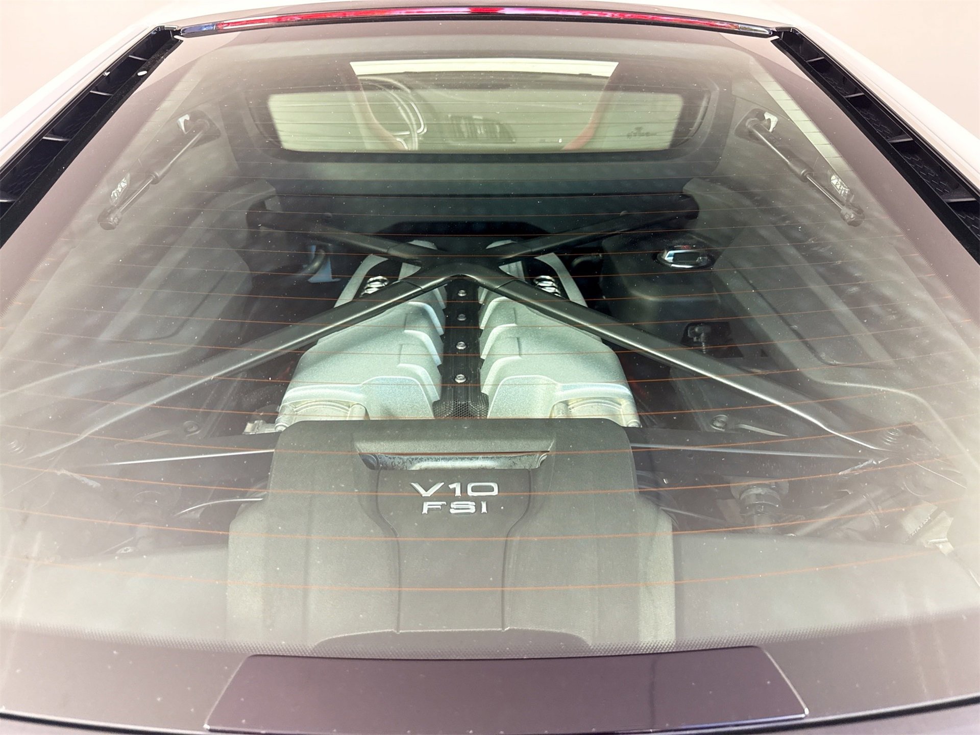 Used 2018 Audi R8 V10 w/ Premium Package image 24