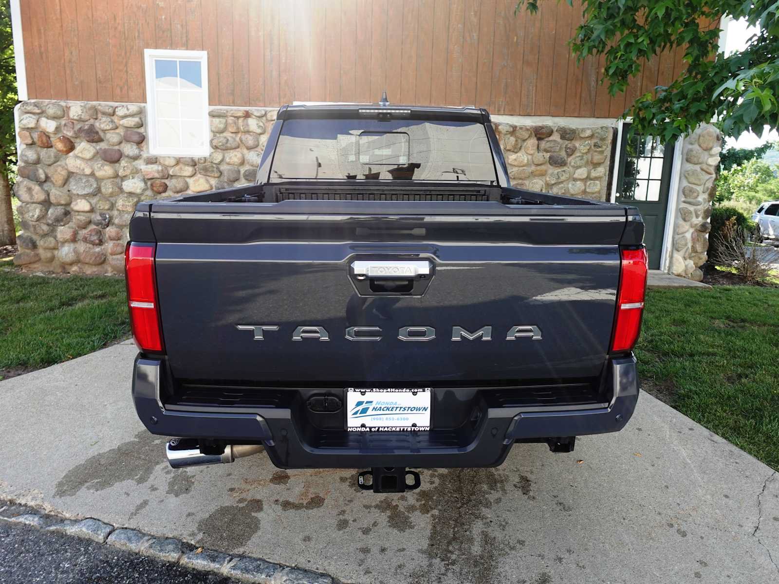 Used 2024 Toyota Tacoma Limited w/ Limited Package (LT) AWD/4WD image 6