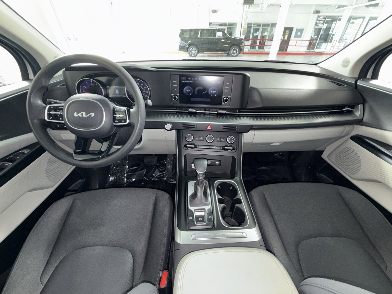 Used 2023 Kia Carnival LX image 22