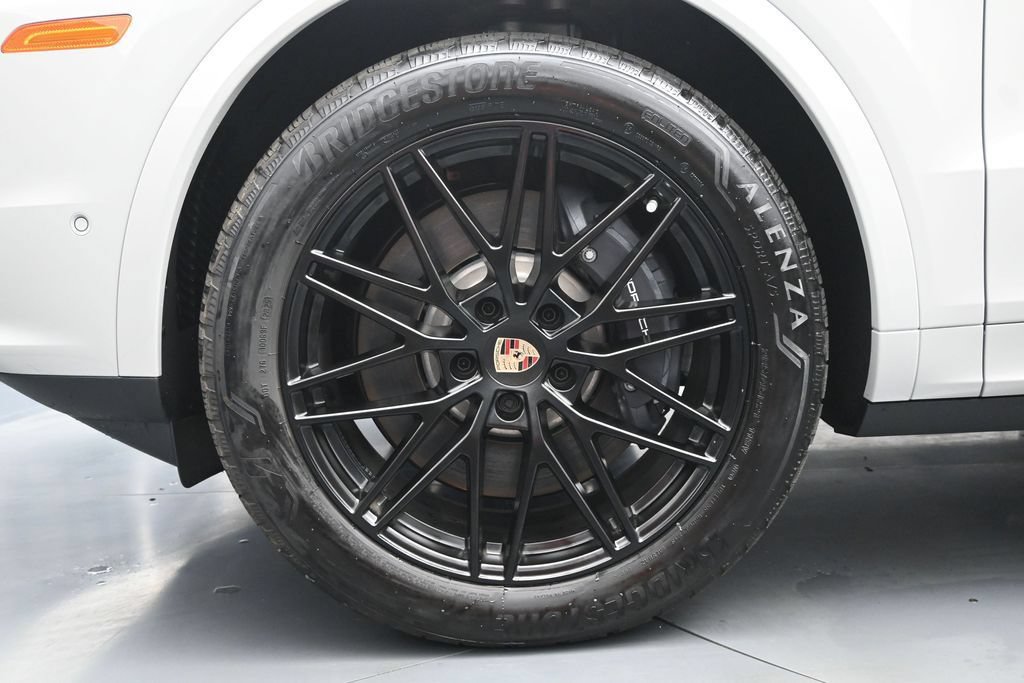New 2026 Porsche Cayenne E-Hybrid Coupe AWD/4WD image 8