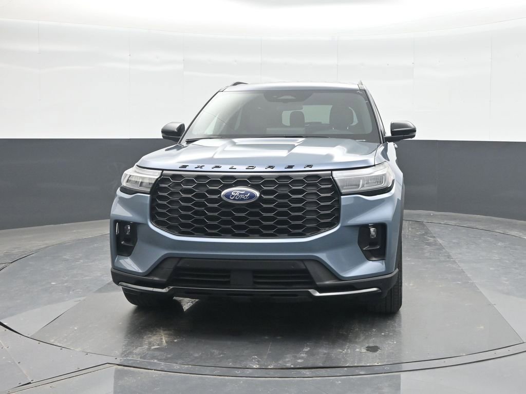 Certified 2025 Ford Explorer ST-Line AWD/4WD image 5