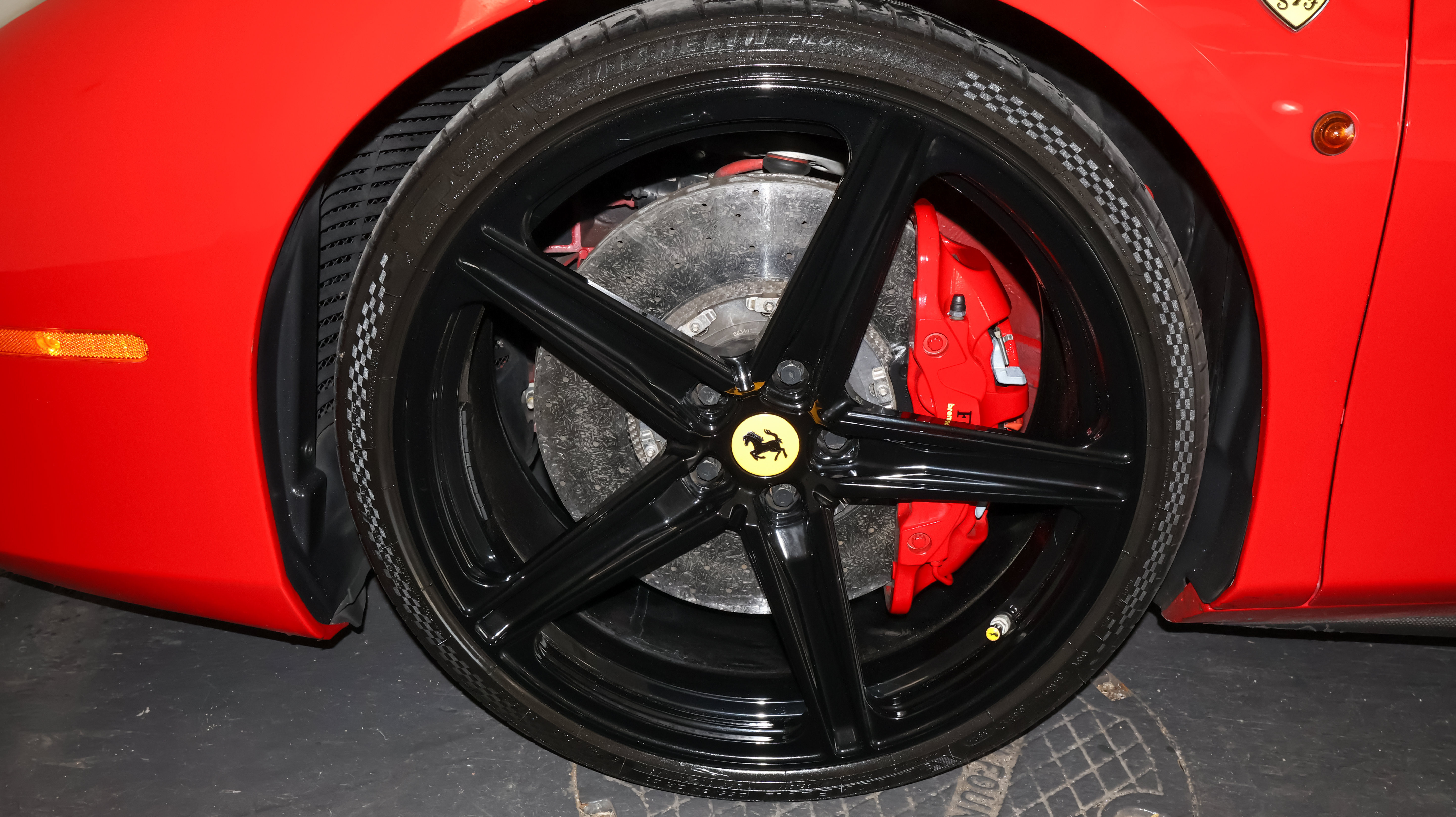 Used 2019 Ferrari 488 Spider RWD image 42