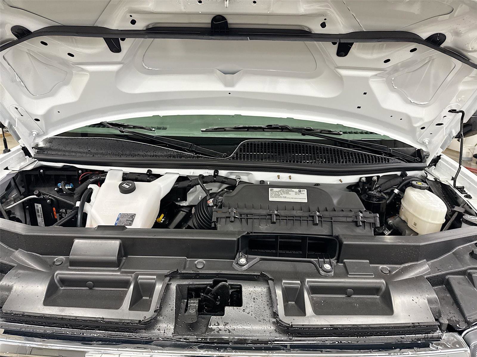 New 2026 GMC Savana 4500 4500 VAN 159 w/ Driver Convenience Package image 18