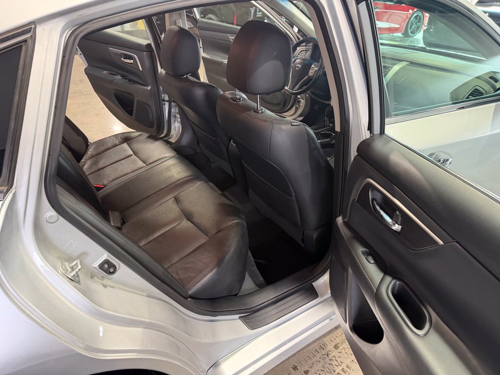 Used 2014 Nissan Altima 2.5 SL w/ Technology Package FWD image 19
