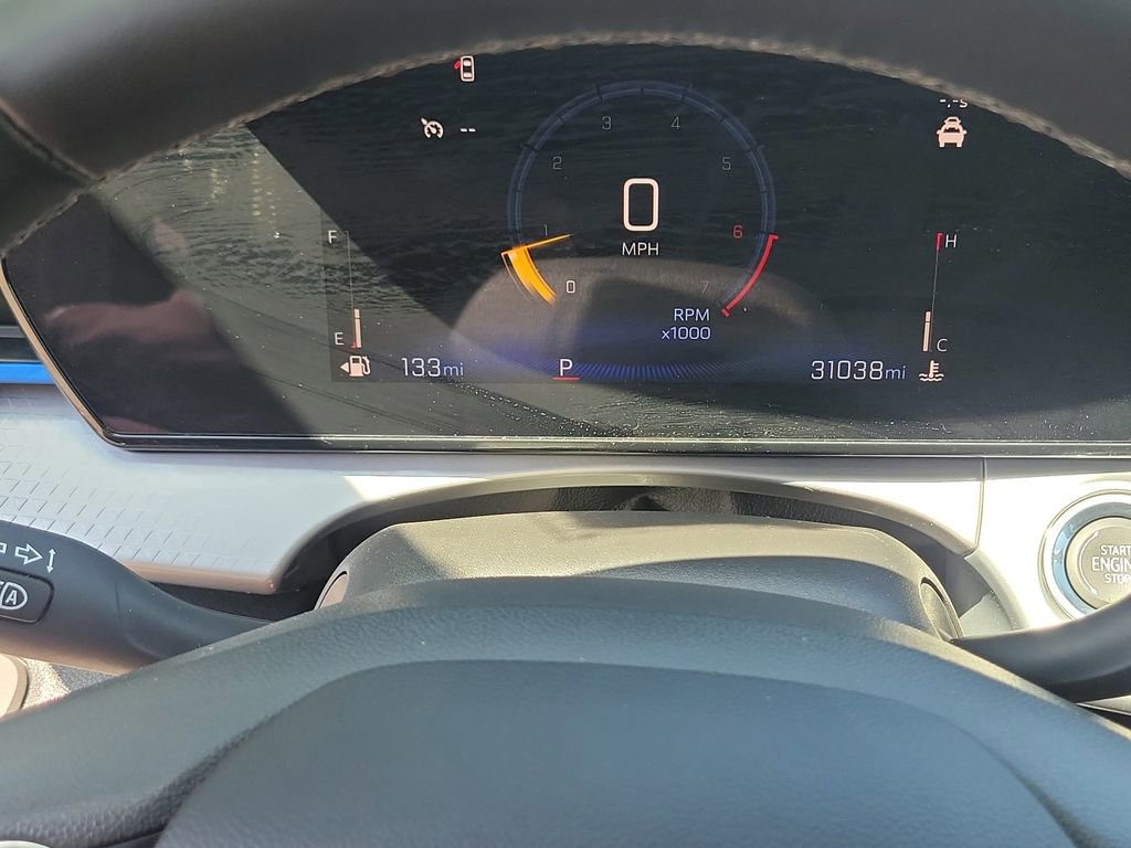 Used 2025 Chevrolet Trax LT FWD image 26