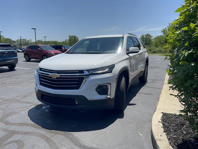 Used 2023 Chevrolet Traverse LT FWD image 3