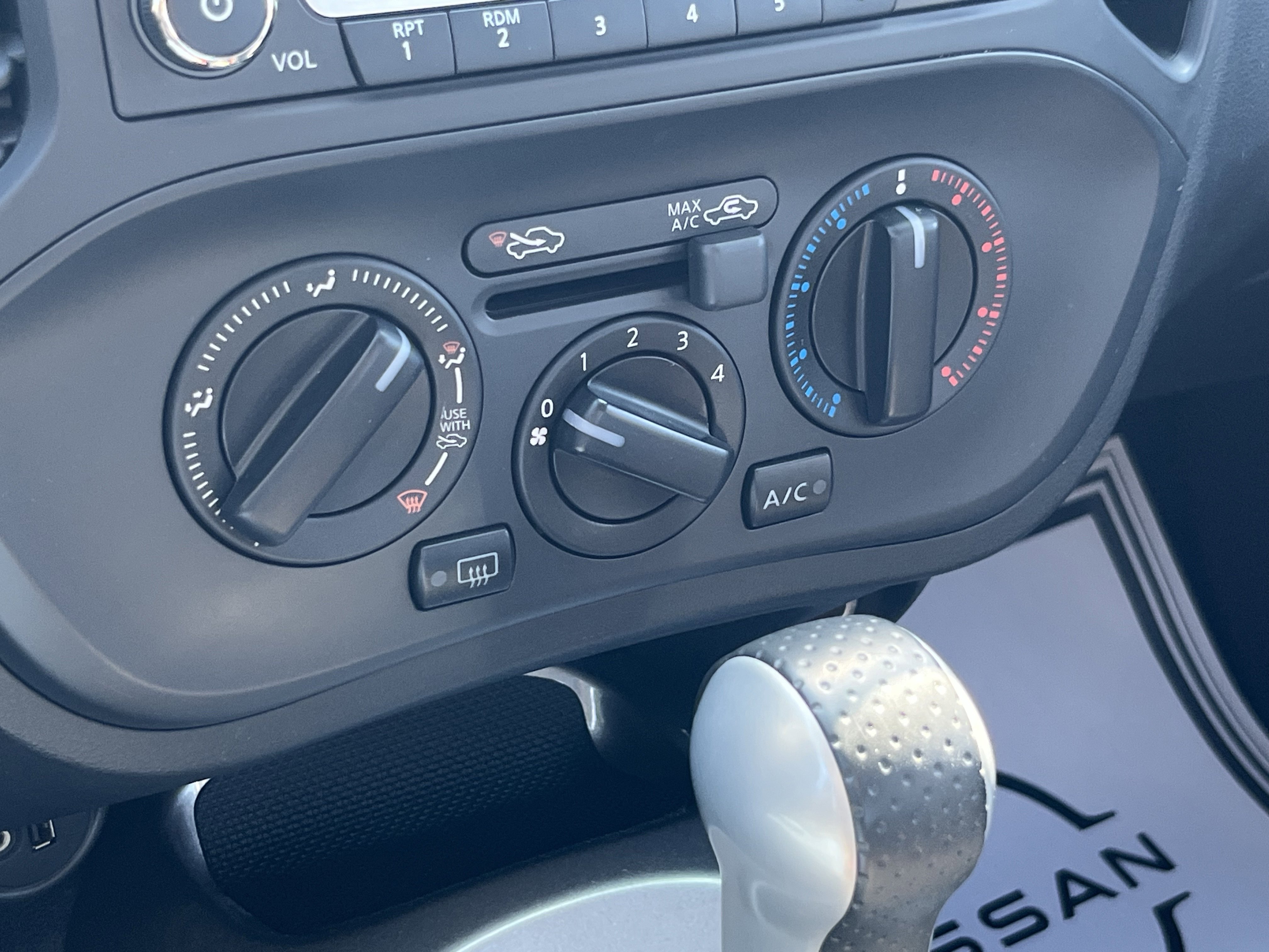 Used 2016 Nissan Juke S image 26