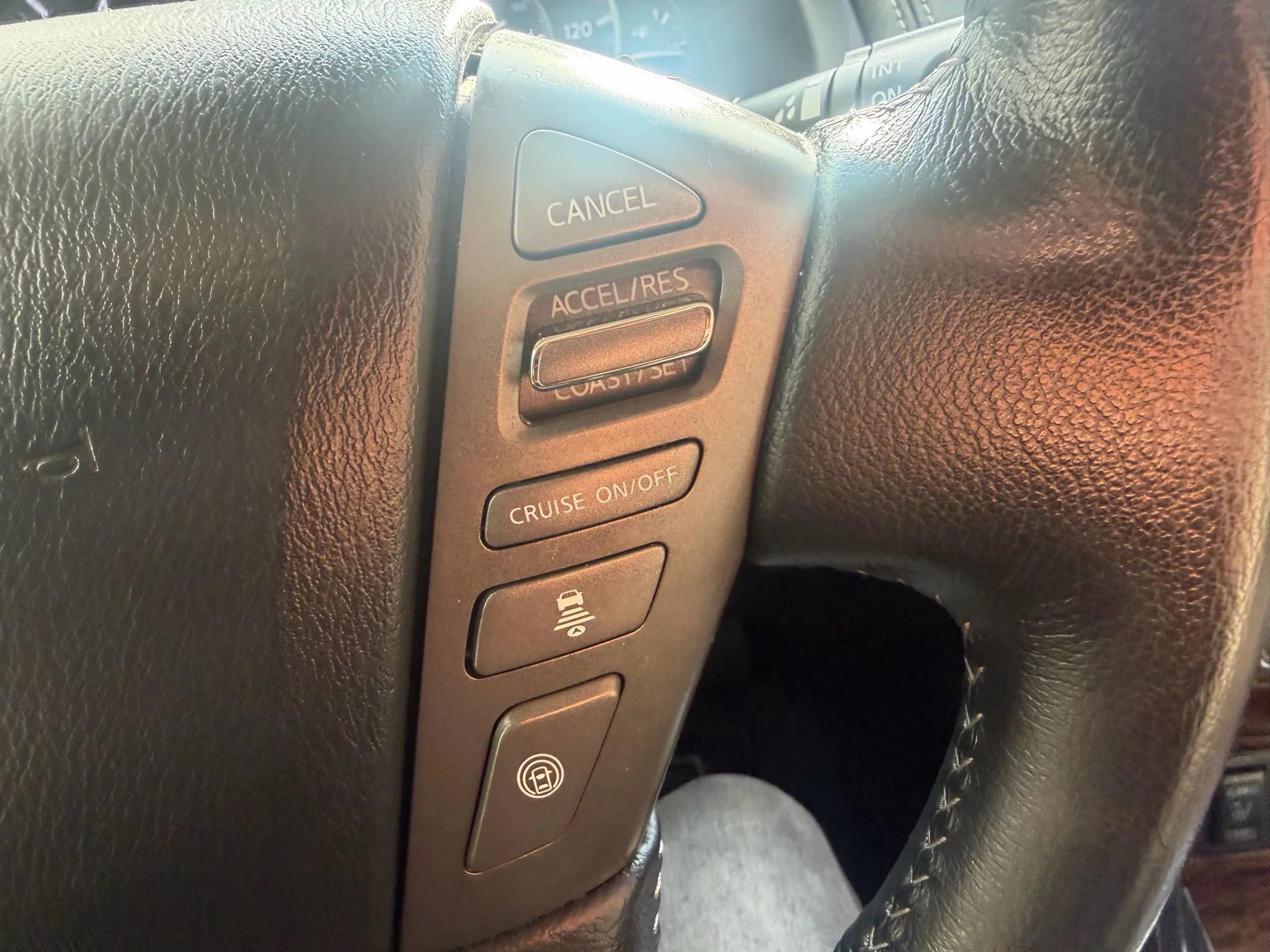 Used 2018 Nissan Armada SL w/ Premium Package image 15