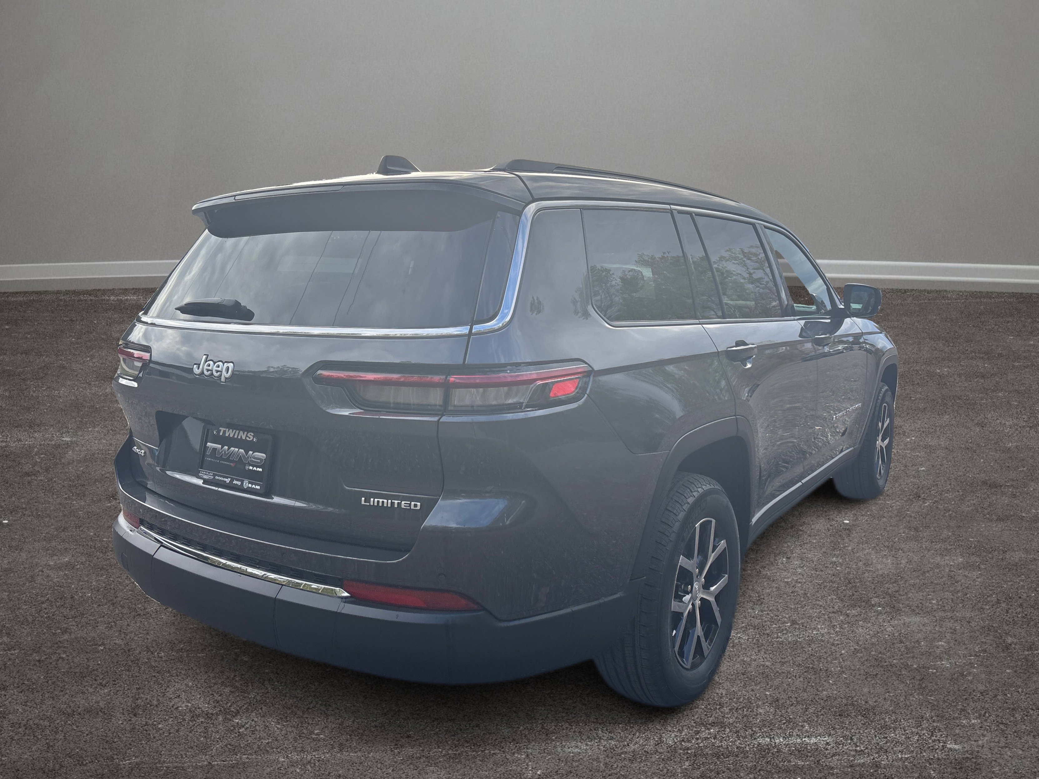 New 2025 Jeep Grand Cherokee L Limited image 35