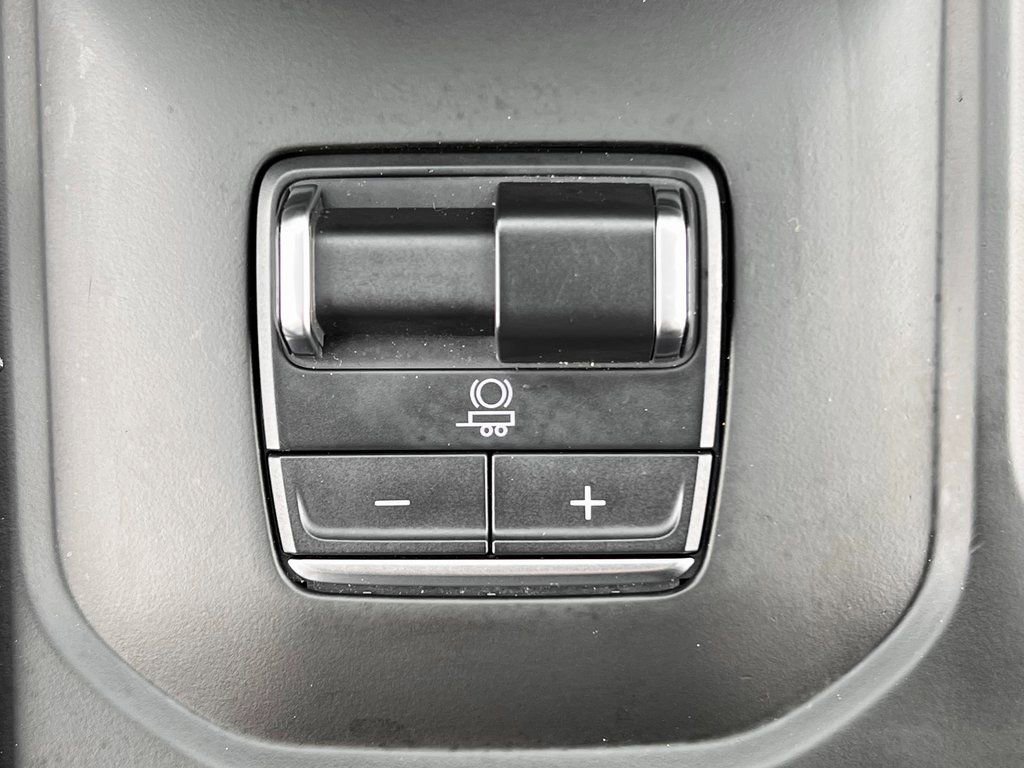 Used 2024 GMC Sierra 1500 AT4 image 23