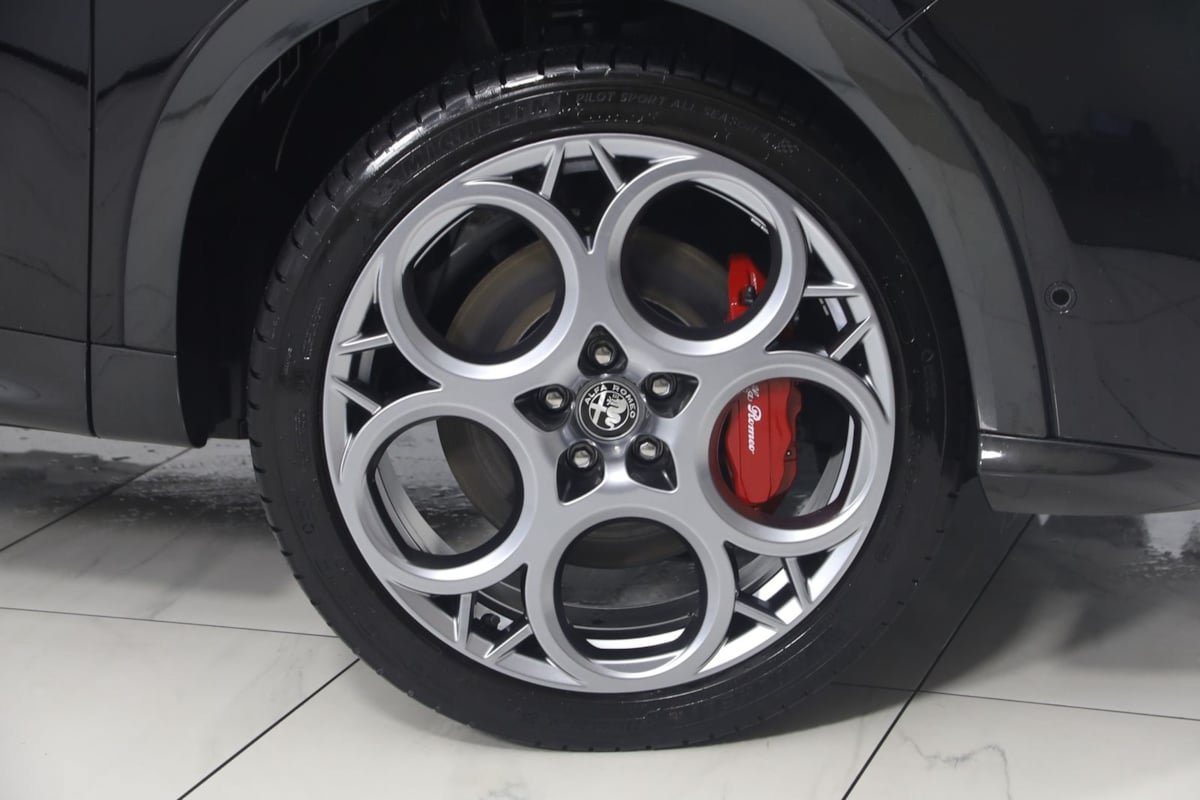 Used 2024 Alfa Romeo Tonale Veloce w/ Active Assist Package AWD/4WD image 16
