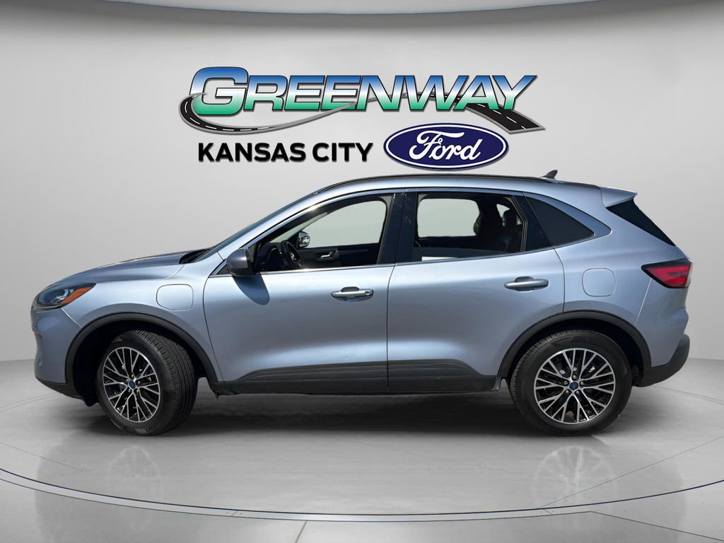 Used 2022 Ford Escape Titanium FWD image 4