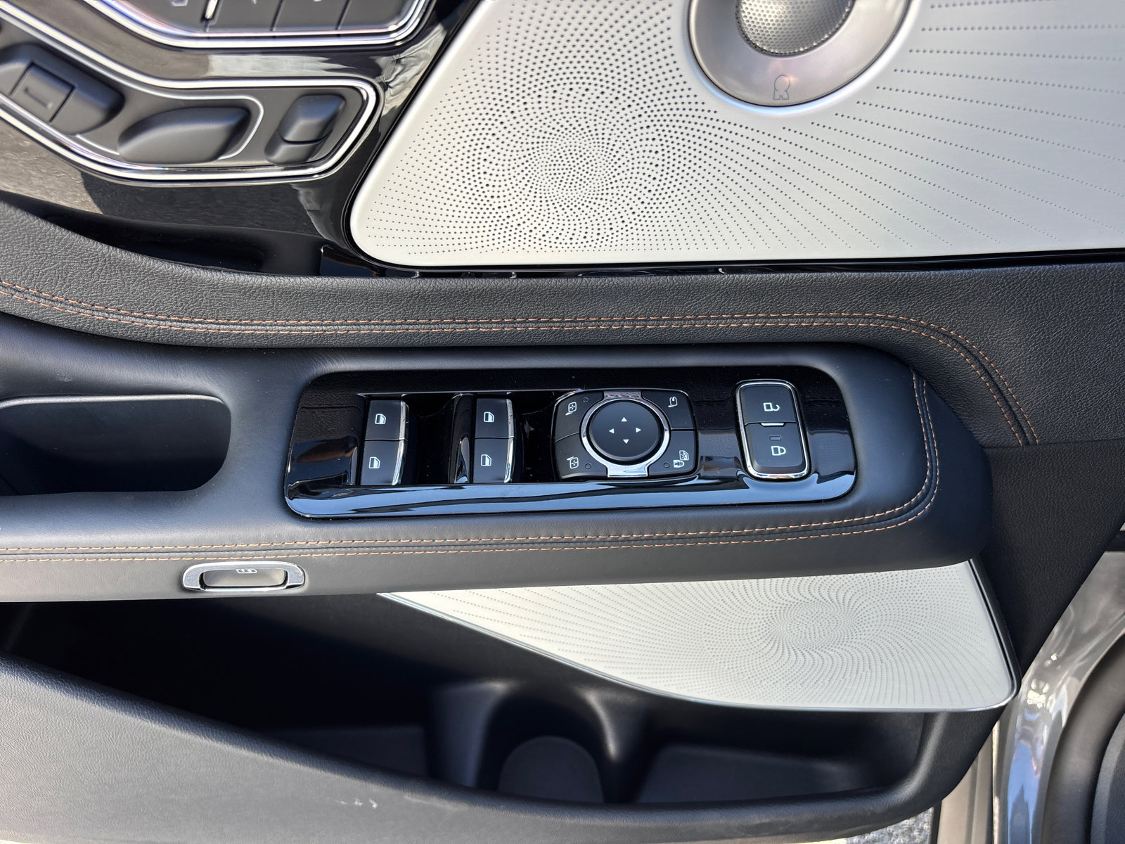 New 2025 Lincoln Aviator Black Label image 13