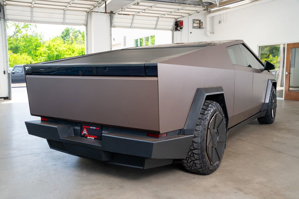 Used 2024 Tesla Cybertruck AWD Crew Cab image 9
