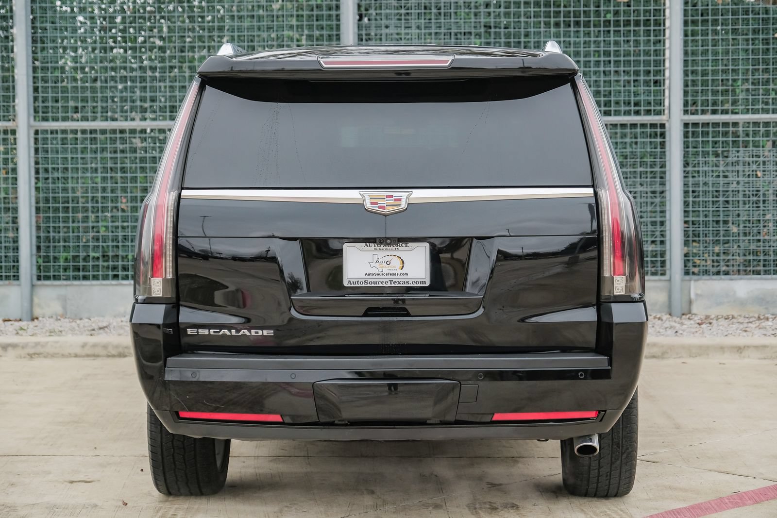 Used 2017 Cadillac Escalade ESV Luxury AWD/4WD image 13