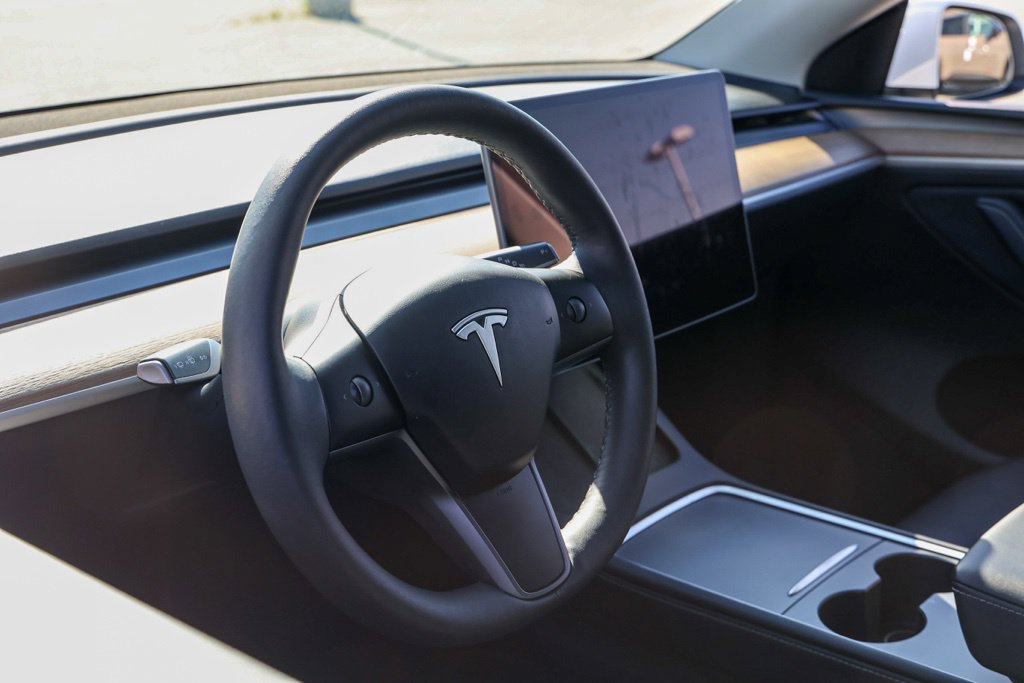 Used 2023 Tesla Model Y Long Range AWD/4WD image 14