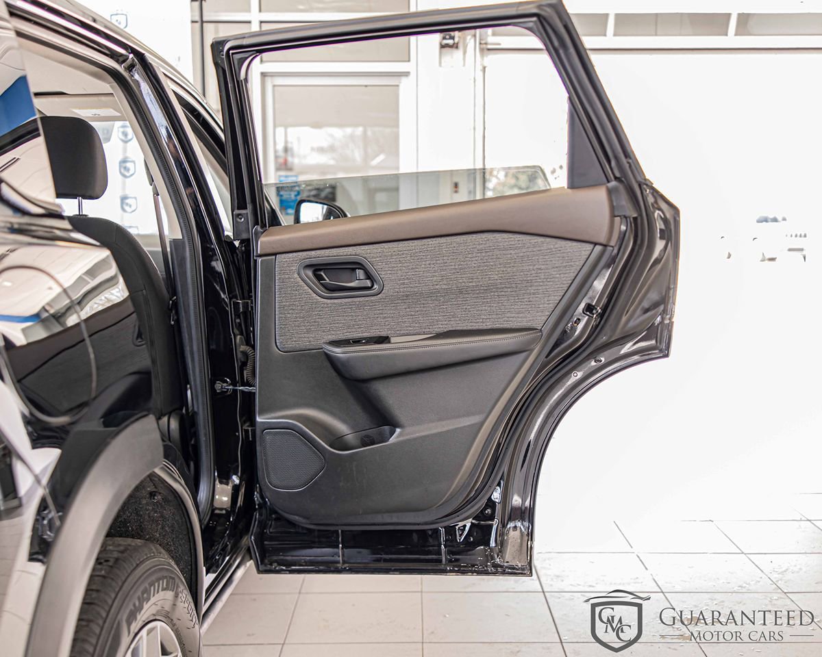 Used 2021 Nissan Rogue S AWD/4WD image 37