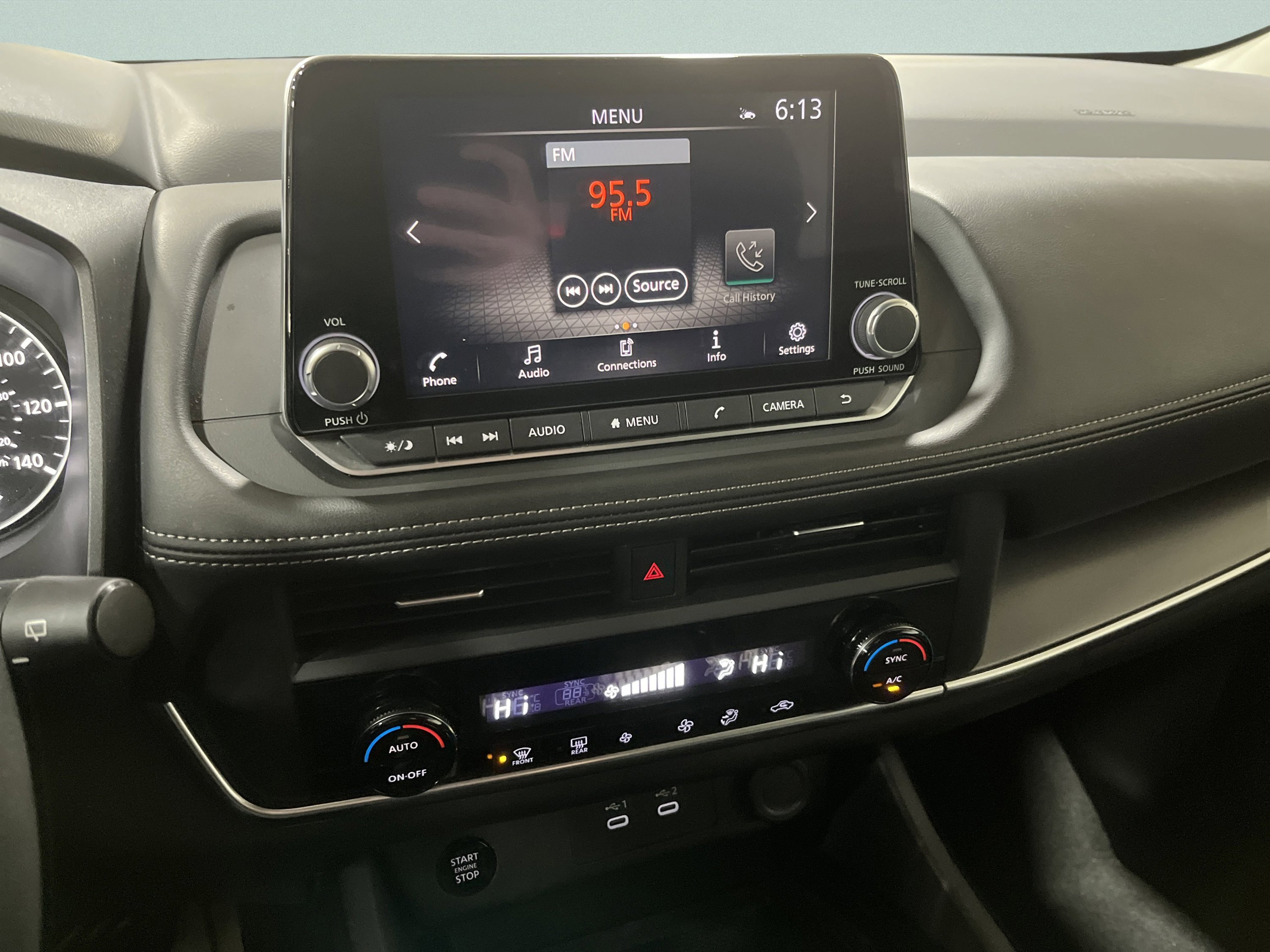 Used 2024 Nissan Rogue SV image 17