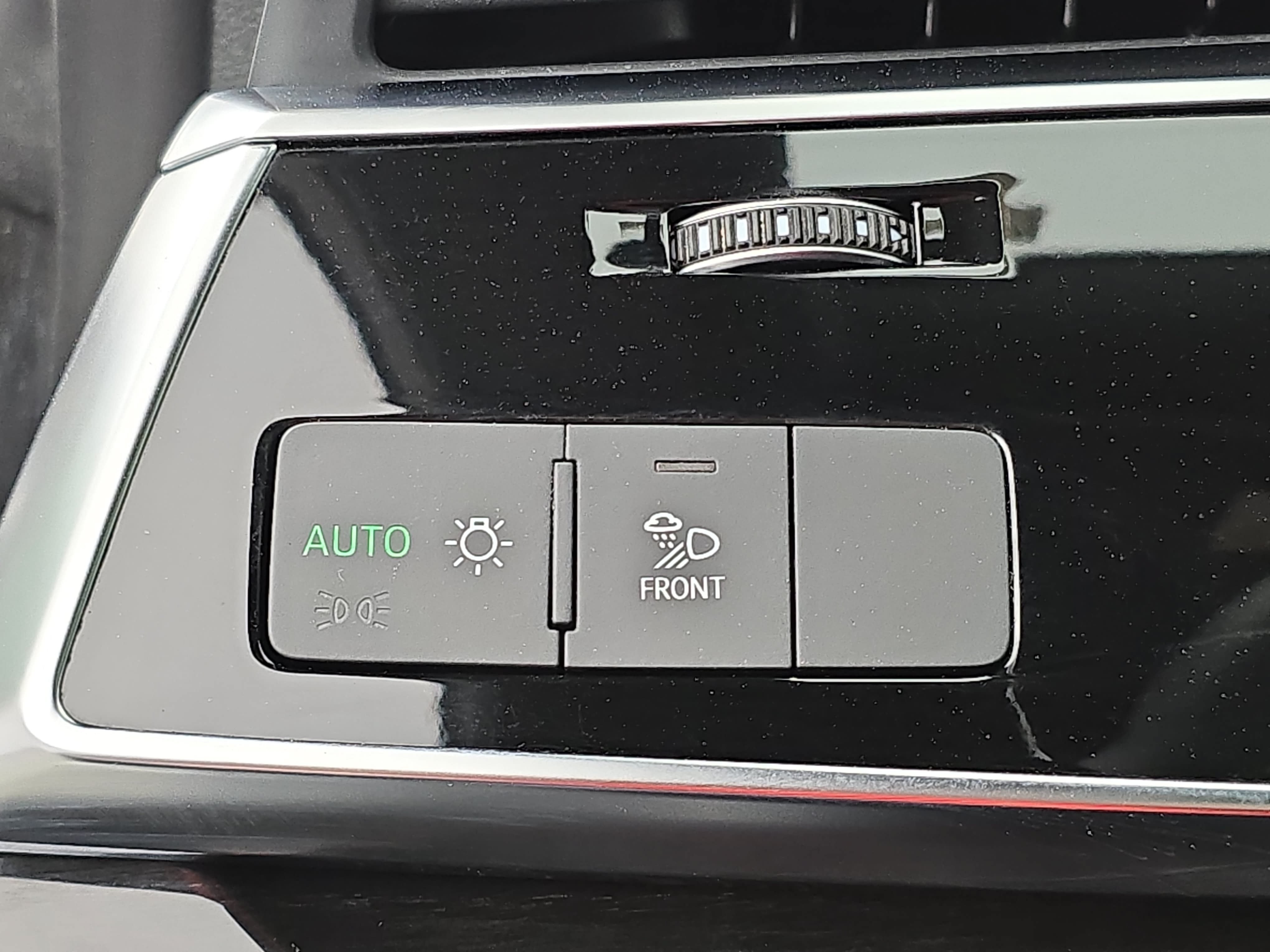 Used 2024 Audi Q8 Premium Plus AWD/4WD image 26