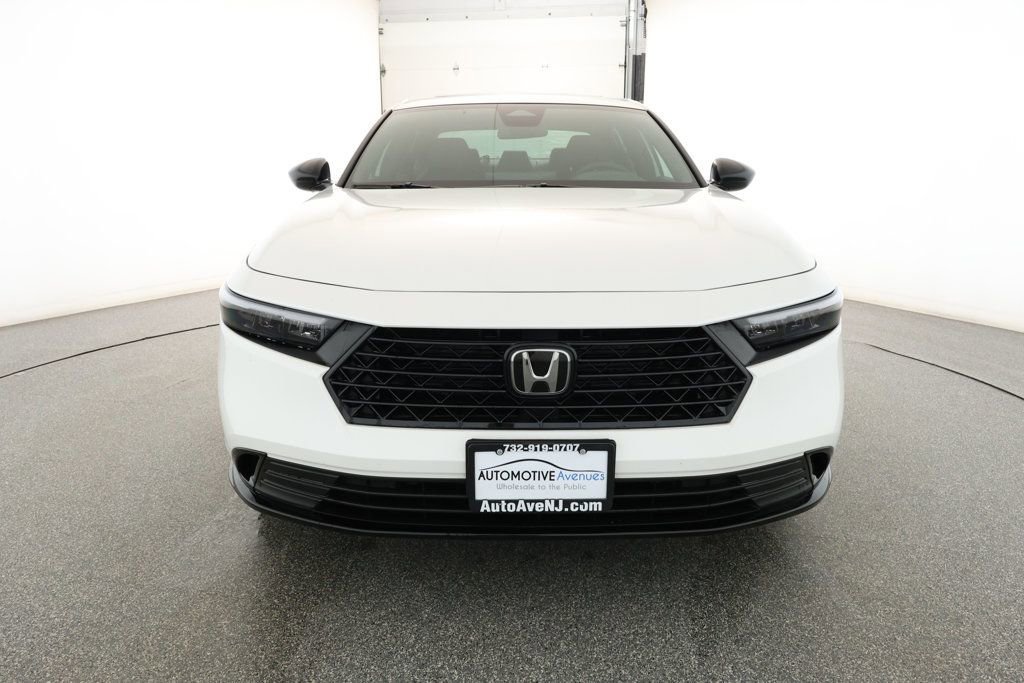Used 2025 Honda Accord Sport image 2