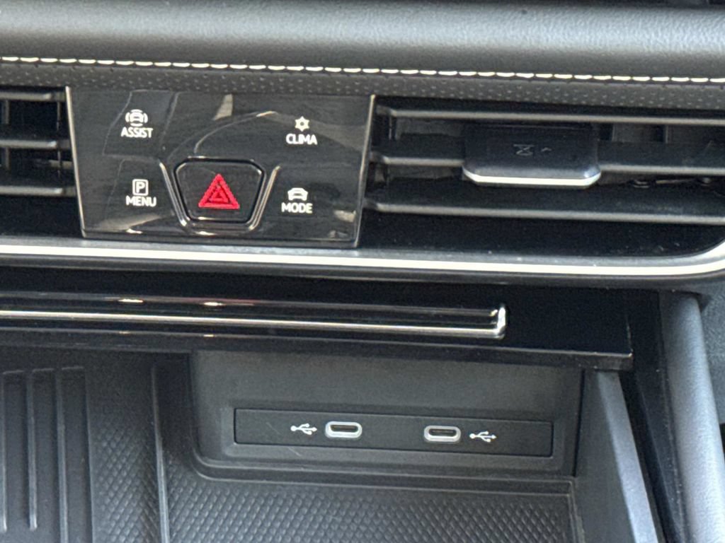 Certified 2025 Volkswagen Atlas SEL AWD/4WD image 16