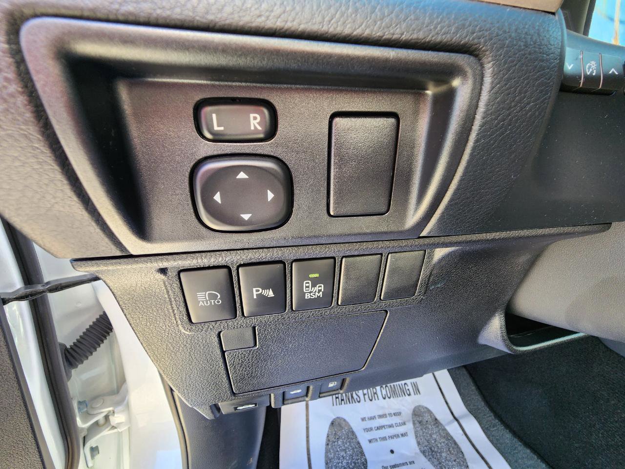 Used 2016 Lexus ES 350 w/ Luxury Package w/Wood Trim image 22
