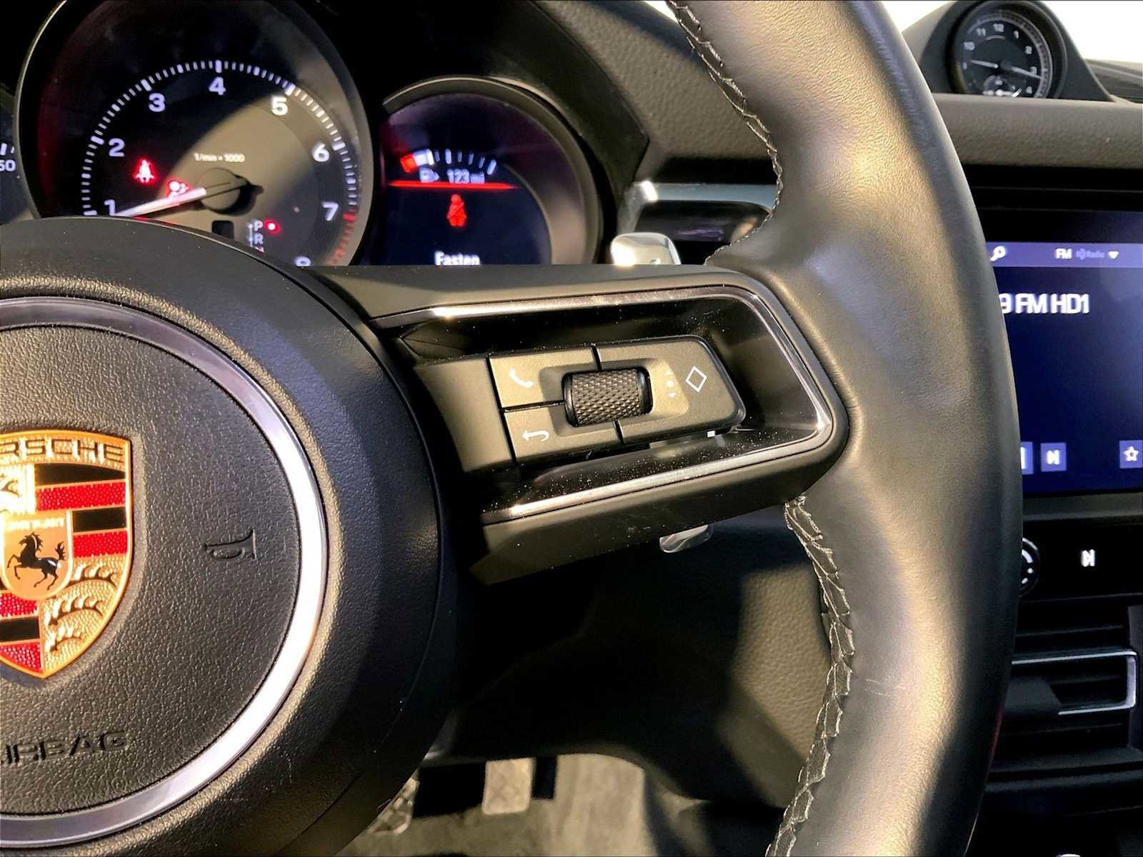 Certified 2024 Porsche Macan image 28